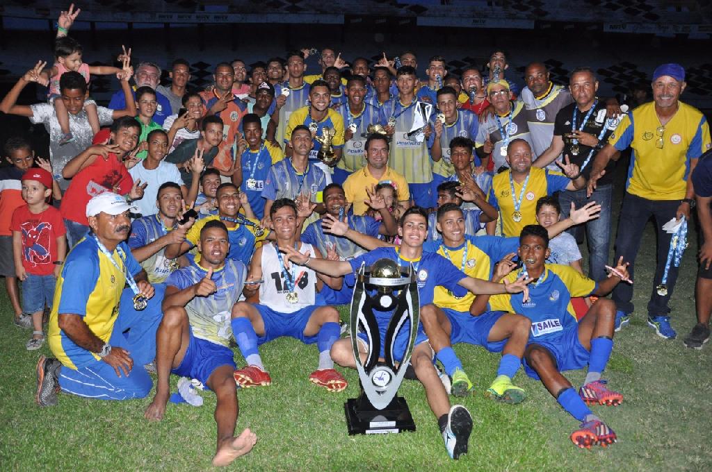 Seleção de Futebol do Paulista goleia Limoeiro pela Copa do Interior