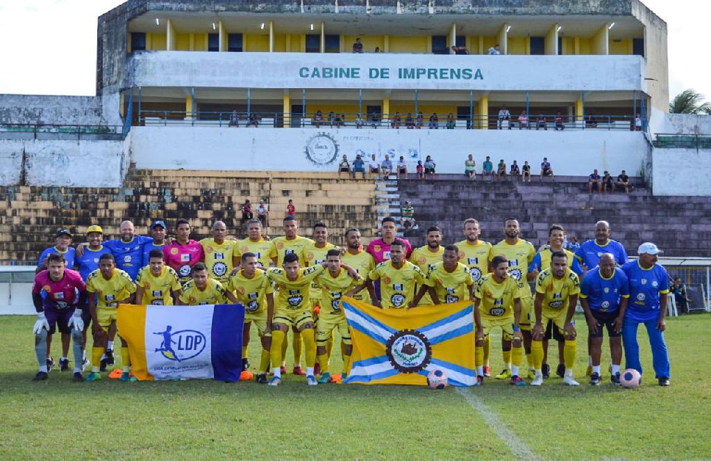 Seleção de Futebol do Paulista goleia Limoeiro pela Copa do Interior