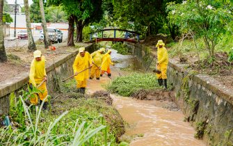 Obras - limpeza canais - 080426 - 08