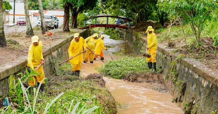 Obras - limpeza canais - 080426 - 08